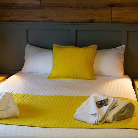 The Poacher Inn Hook  Ngoại thất bức ảnh